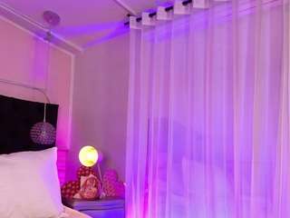 sofly-s — Camsoda recorded stream image, 14.02.2025 15:10