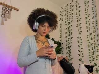karlyee — Camsoda recorded stream image, 25.08.2025 20:50