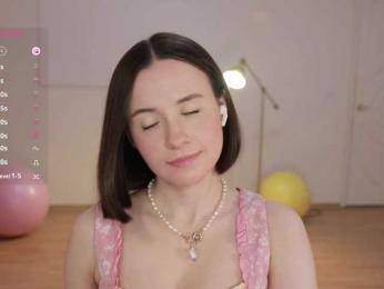 MissEssie — Bongacams recorded stream screenshot (16 Sep 2025)