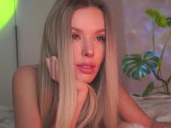 agent_blonde — Chaturbate recorded stream image, 19.09.2025 17:20