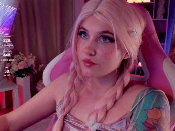 HoneyCherry — Bongacams recorded stream image, 21.09.2025 17:20