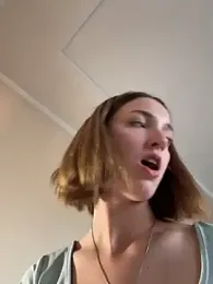 DollyTall — Stripchat recorded stream image, 22.09.2025 08:50