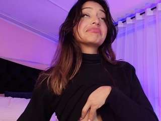 sofly-s — Camsoda recorded stream image, 17.02.2025 17:50