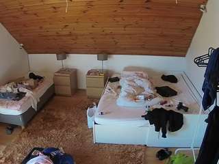 voyeurcam-julmodels-whitebed-2 — Camsoda recorded stream image, 02.10.2025 03:00