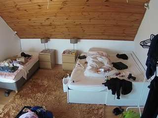 voyeurcam-julmodels-whitebed-2 — Camsoda recorded stream image, 02.10.2025 03:00