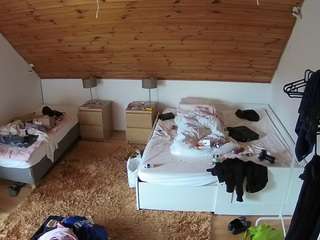 voyeurcam-julmodels-whitebed-2 — Camsoda recorded stream image, 02.10.2025 03:00