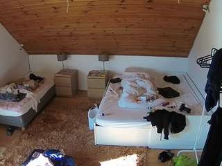 voyeurcam-julmodels-whitebed-2 — Camsoda recorded stream image, 02.10.2025 03:00