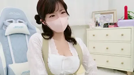 -minami- — Stripchat recorded stream screenshot (02 Oct 2025)