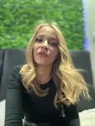 AnastasiaAniess — Stripchat recorded stream screenshot (04 Oct 2025)