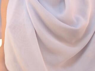 Aliah Manzur — Flirt4free recorded stream screenshot (05 Oct 2025)