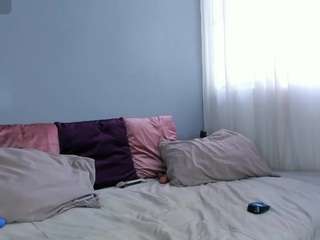 mollyybloom — Camsoda recorded stream image, 08.10.2025 15:10