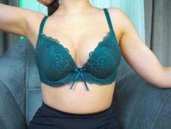 dee_zee — Bongacams recorded stream screenshot (13 Oct 2025)