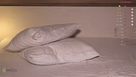 Hit-girl- — Stripchat recorded stream screenshot (16 Oct 2025)