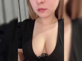 AlinaRay — Bongacams recorded stream image, 19.10.2025 19:00