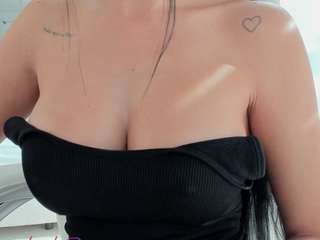diamondt33n — Camsoda recorded stream image, 20.10.2025 06:20