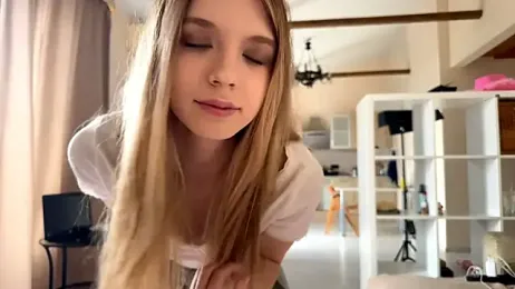 FruityXo — Stripchat recorded stream image, 20.10.2025 11:30