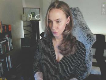 Adamova_Eva — Bongacams recorded stream image, 21.02.2025 18:40
