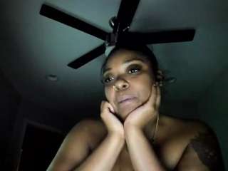 siennadivyne — Camsoda recorded stream screenshot (27 Oct 2025)