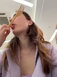 Dina_Tease — Stripchat recorded stream image, 27.10.2025 13:10