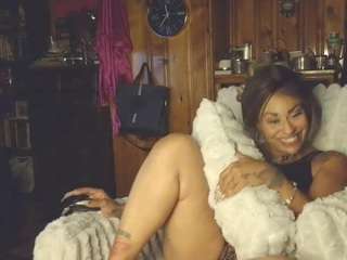 lushdiamondz — Camsoda recorded stream image, 28.10.2025 01:40