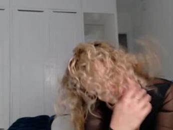 theislandgirl — Chaturbate recorded stream screenshot (31 Oct 2025)