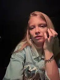 AnastasiaAniess — Stripchat recorded stream screenshot (31 Oct 2025)