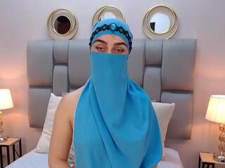 Aliah Manzur — Flirt4free recorded stream screenshot (01 Nov 2025)