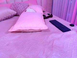 mssbombom — Camsoda recorded stream image, 05.11.2025 03:30