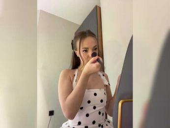 OlivkaVif — Bongacams recorded stream screenshot (05 Nov 2025)