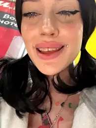 Melissa_crazy — Stripchat recorded stream screenshot (05 Nov 2025)