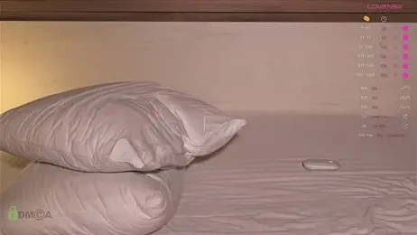 Hit-girl- — Stripchat recorded stream screenshot (06 Nov 2025)