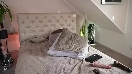 hotmilfbitch — Stripchat recorded stream screenshot (09 Nov 2025)