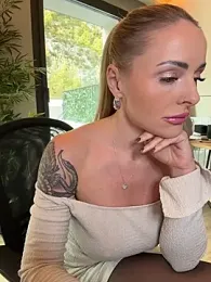 EmaSalis — Stripchat recorded stream screenshot (10 Nov 2025)