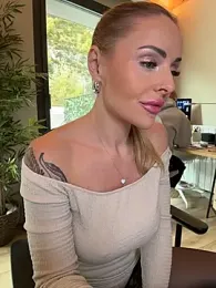 EmaSalis — Stripchat recorded stream screenshot (10 Nov 2025)