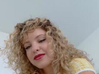 theislandgirl — Chaturbate recorded stream screenshot (15 Nov 2025)