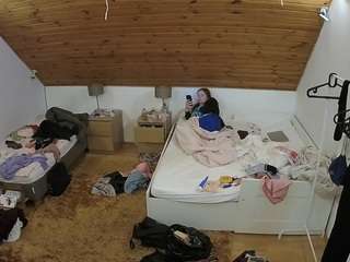 voyeurcam-julmodels-whitebed-2 — Camsoda recorded stream image, 10.11.2025 22:00
