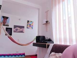 karlyee — Camsoda recorded stream image, 16.11.2025 16:10