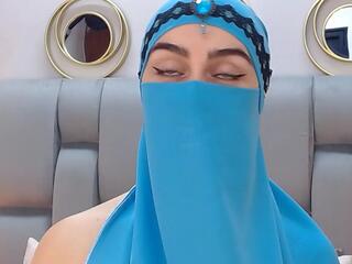 Aliah Manzur — Flirt4free recorded stream screenshot (17 Nov 2025)