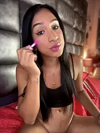 Ashly_Miller — Stripchat recorded stream image, 17.11.2025 20:00