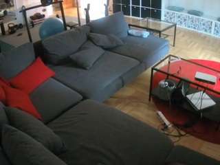 voyeurcam-julmodels-living-3 — Camsoda recorded stream image, 23.02.2025 13:00