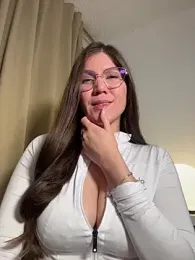 AmelieLaurent_ — Stripchat recorded stream image, 27.11.2025 00:30