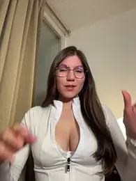 AmelieLaurent_ — Stripchat recorded stream image, 27.11.2025 00:30