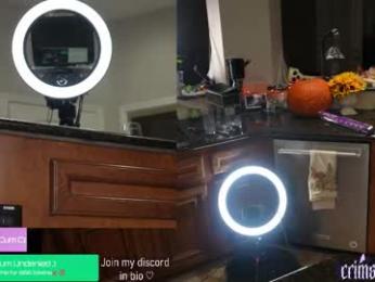 crimsonkitten — Chaturbate recorded stream image, 27.11.2025 04:10