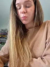 lucie_mehott — Stripchat recorded stream image, 27.11.2025 08:30