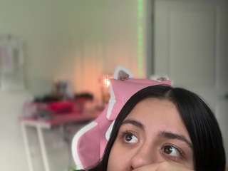 melztube — Camsoda recorded stream image, 27.11.2025 17:20