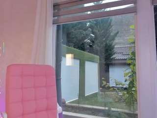 diamondt33n — Camsoda recorded stream image, 05.12.2025 07:40