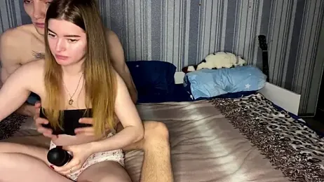 EmiliaCouple — Stripchat recorded stream image, 05.12.2025 12:00