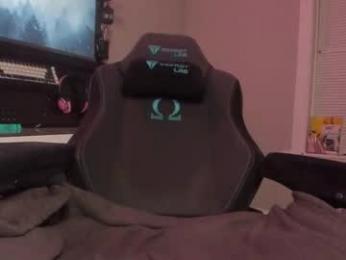 amirinsworld — Chaturbate recorded stream screenshot (10 Dec 2025)