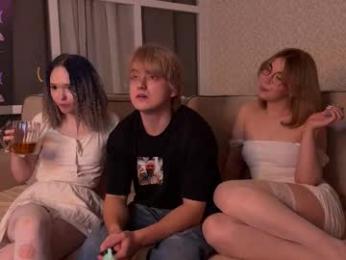 couple_of_fire_ — Chaturbate recorded stream image, 11.12.2025 20:40