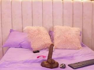 mssbombom — Camsoda recorded stream image, 12.12.2025 03:00